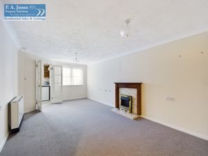 LIVING ROOM- click for photo gallery